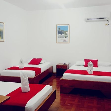 Hostal El Pinzon Puerto Ayora  Buitenkant foto