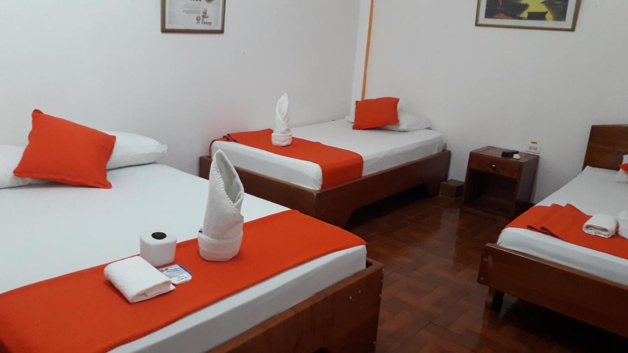 Hostal El Pinzon Puerto Ayora  Buitenkant foto