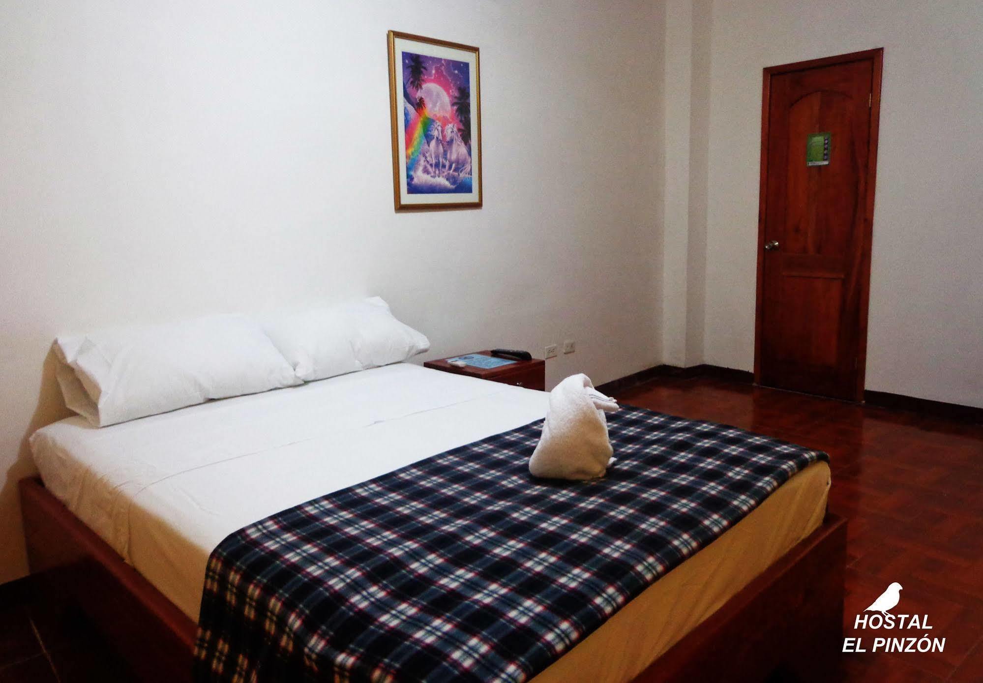 Hostal El Pinzon Puerto Ayora  Buitenkant foto