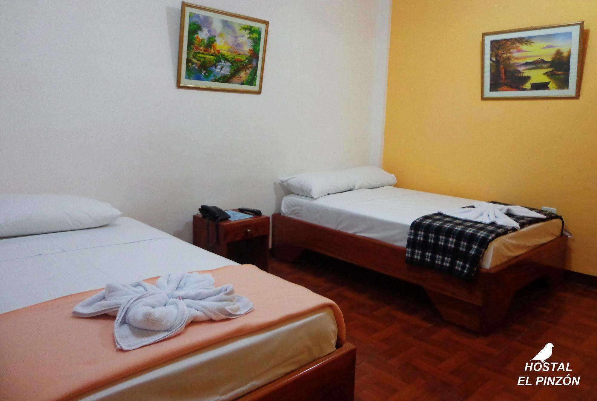 Hostal El Pinzon Puerto Ayora  Buitenkant foto