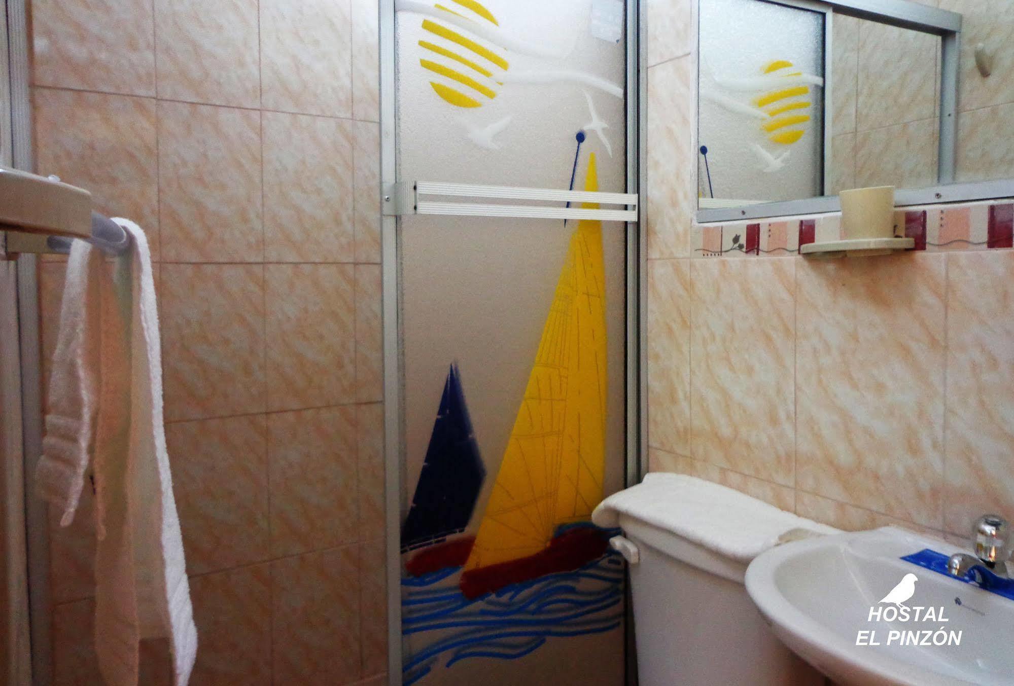 Hostal El Pinzon Puerto Ayora  Buitenkant foto
