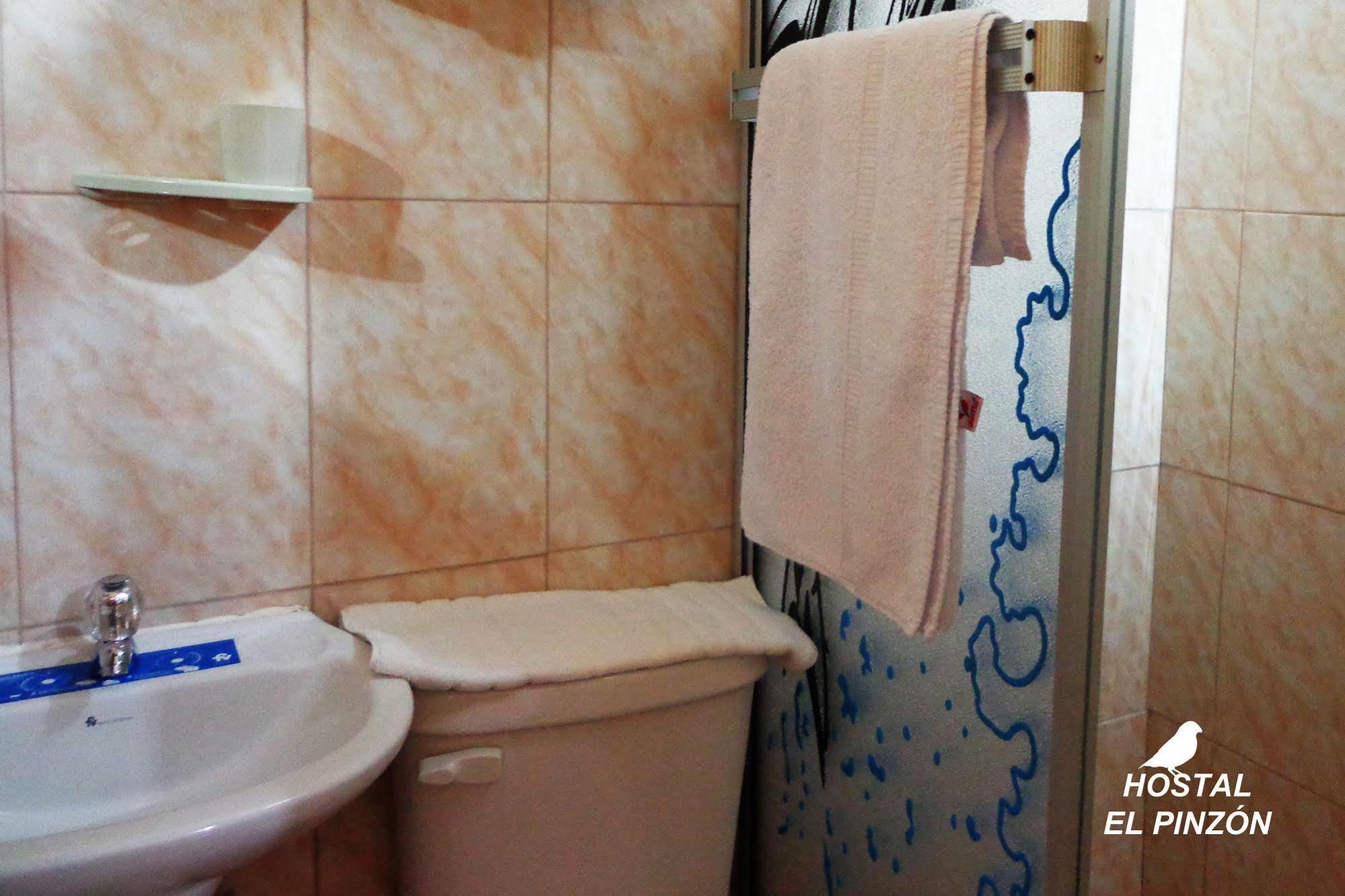 Hostal El Pinzon Puerto Ayora  Buitenkant foto
