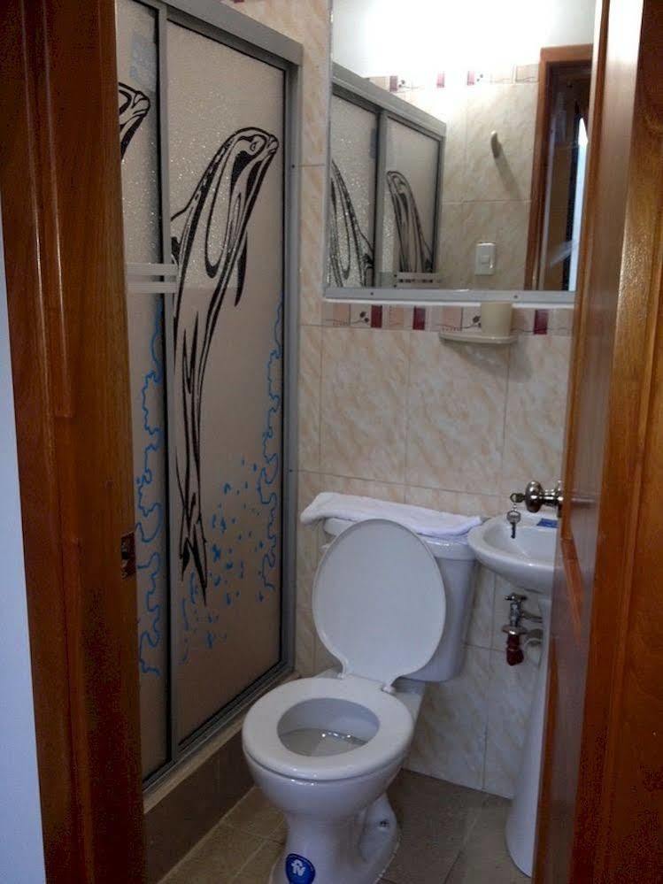 Hostal El Pinzon Puerto Ayora  Buitenkant foto