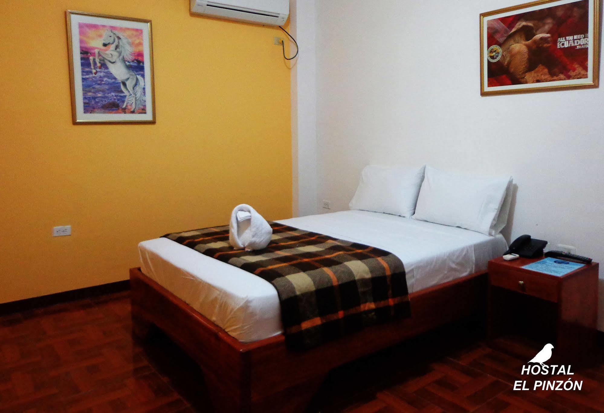 Hostal El Pinzon Puerto Ayora  Buitenkant foto